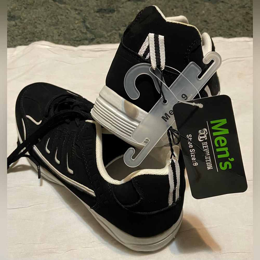 Mens shoes. Brand new.